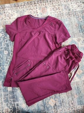 Scrubstar Wine-Mauve Medical Scrub Set